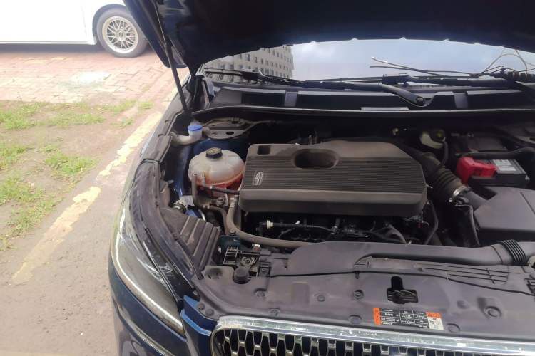 Used Lincoln Corsair 2022 2.0T Two-Wheel Drive Deluxe Edition Engine Bay Right