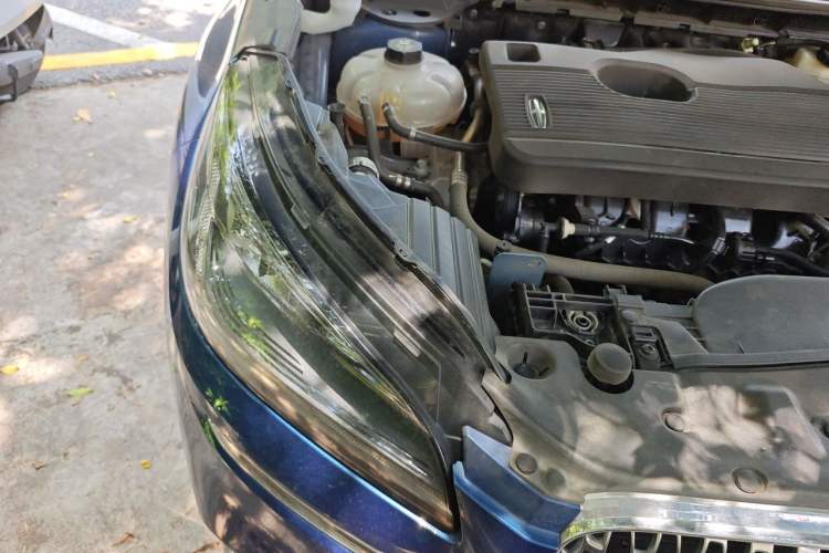 Used Lincoln Corsair 2022 Revised Version 2.0T Two-Wheel Drive Luxury Edition Engine Bay Right