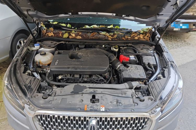 Used Lincoln Corsair 2022 2.0T Two-Wheel-Drive Alaska Glacier Limited Edition Engine Bay