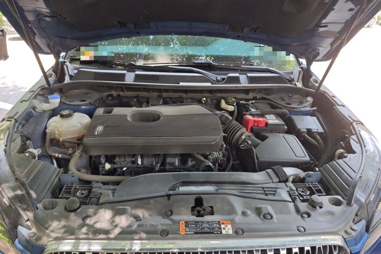 Used Lincoln Corsair 2022 Revised Version 2.0T Two-Wheel Drive Luxury Edition Engine Bay
