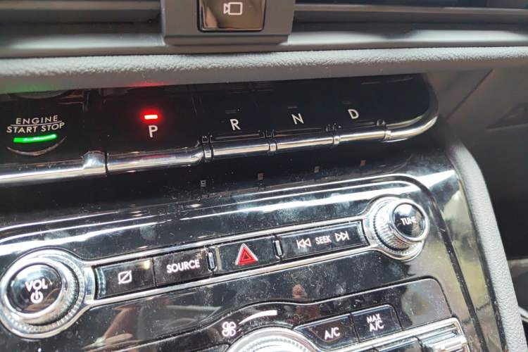 Used Lincoln Corsair 2022 2.0T Two-Wheel Drive Luxury Edition Gear Lever
