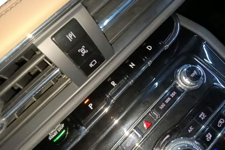 Used Lincoln Corsair 2022 2.0T Two-Wheel Drive Luxury Edition Gear Lever