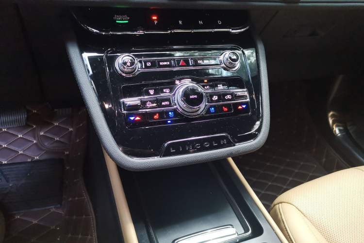 Used Lincoln Corsair 2022 2.0T Two-Wheel Drive Luxury Edition Gear Lever