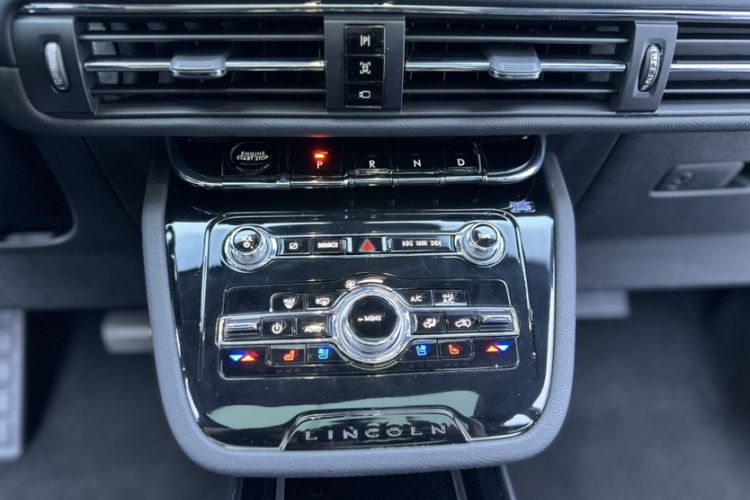Used Lincoln Corsair 2022 2.0T Two-Wheel Drive Luxury Edition Gear Lever