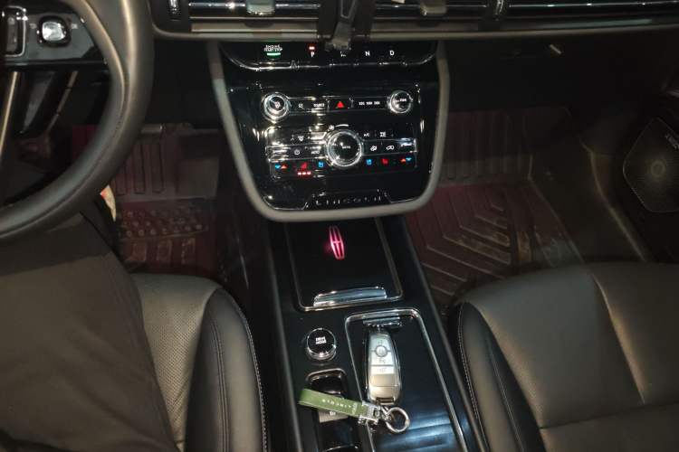 Used Lincoln Corsair 2022 2.0T Two-Wheel Drive Luxury Edition Gear Lever
