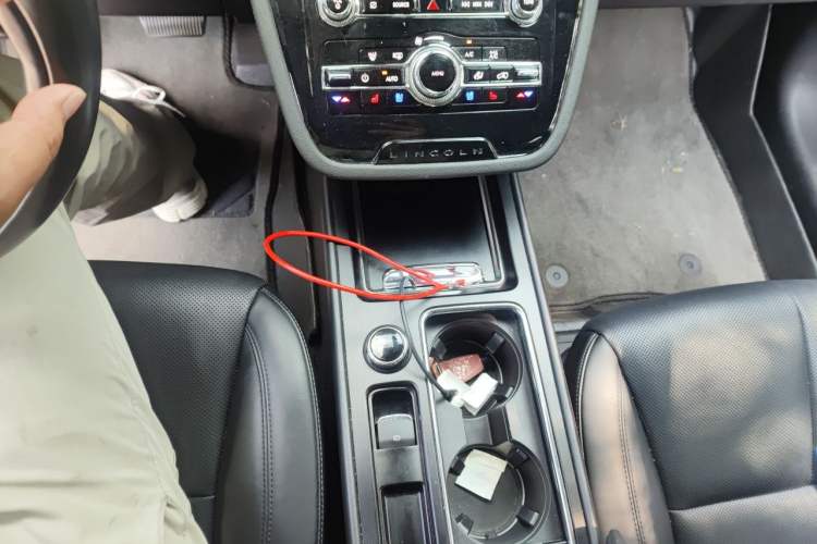 Used Lincoln Corsair 2022 2.0T Two-Wheel Drive Deluxe Edition Gear Lever