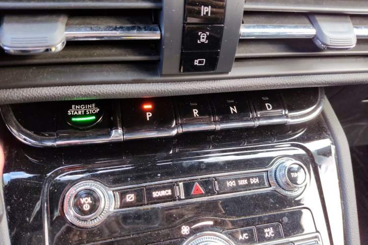Used Lincoln Corsair 2022 2.0T Two-Wheel Drive Luxury Edition Gear Lever