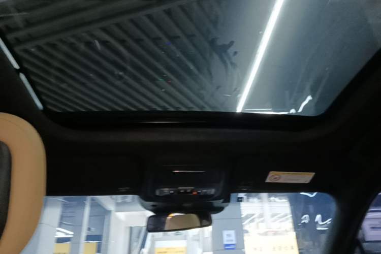 Used Lincoln Corsair 2022 2.0T Two-Wheel Drive Luxury Edition Headliner