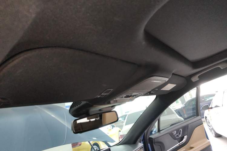 Used Lincoln Corsair 2022 2.0T Two-Wheel Drive Luxury Edition Headliner