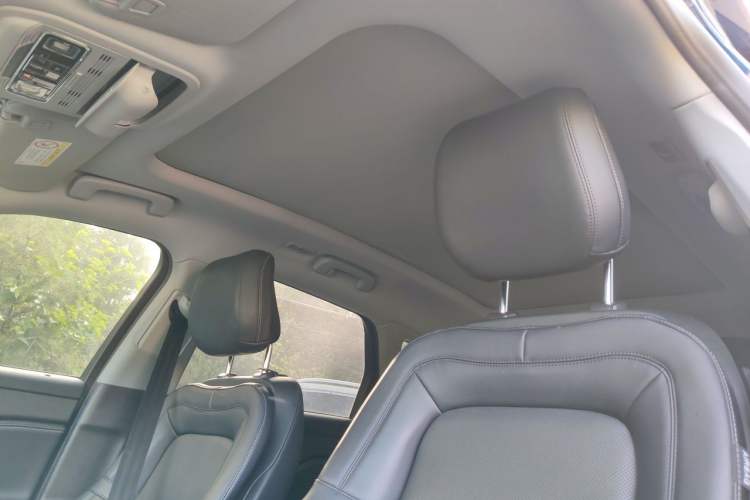 Used Lincoln Corsair 2022 2.0T Two-Wheel Drive Luxury Edition Headliner