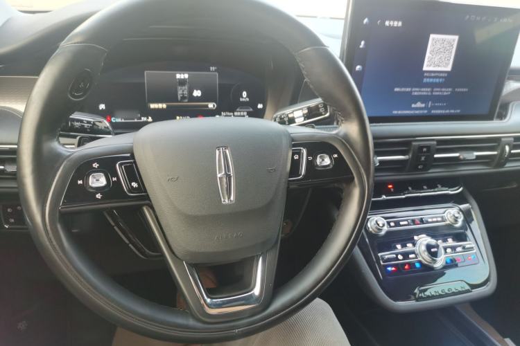 Used Lincoln Corsair 2022 2.0T Two-Wheel Drive Luxury Edition Interior 2