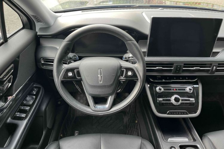 Used Lincoln Corsair 2022 2.0T Two-Wheel Drive Luxury Edition Interior 2