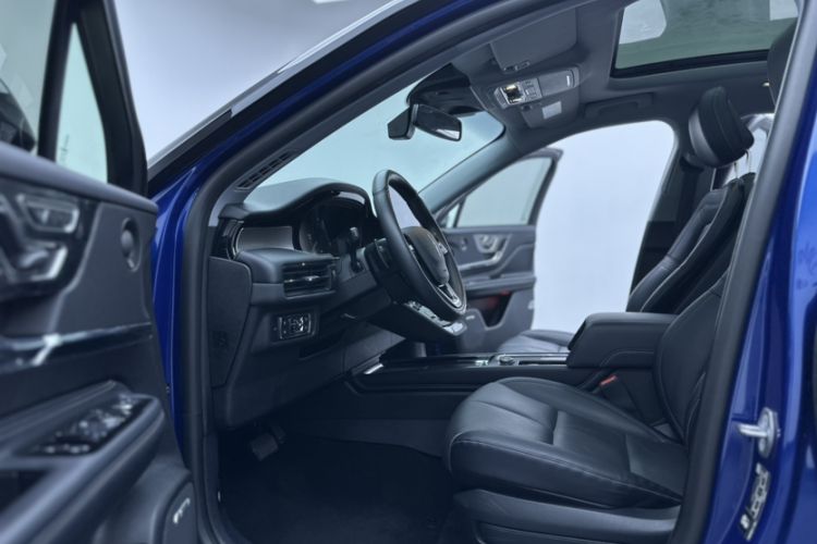 Used Lincoln Corsair 2022 2.0T Two-Wheel Drive Luxury Edition Interior 3