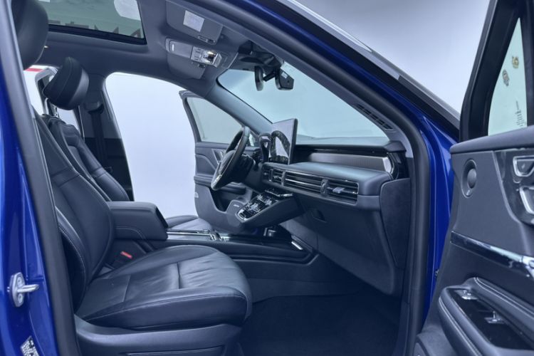 Used Lincoln Corsair 2022 2.0T Two-Wheel Drive Luxury Edition Interior 4