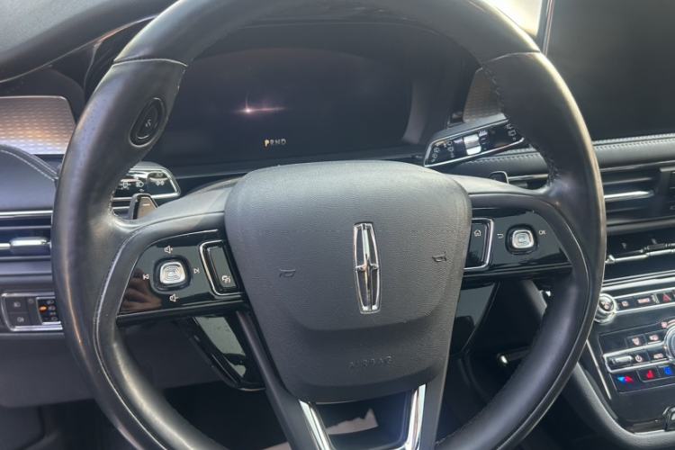 Used Lincoln Corsair 2022 2.0T Two-Wheel Drive Luxury Edition Interior 9