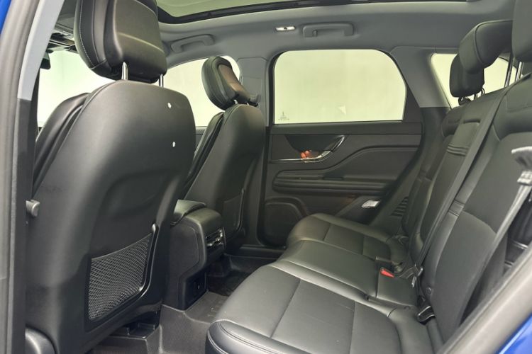 Used Lincoln Corsair 2022 2.0T Two-Wheel Drive Deluxe Edition Interior 9