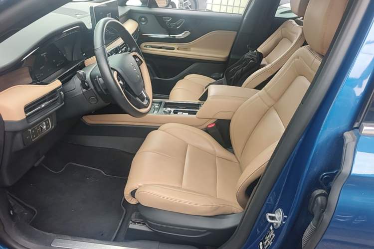 Used Lincoln Corsair 2022 2.0T Four-Wheel Drive Prestige Edition Left Front Seat