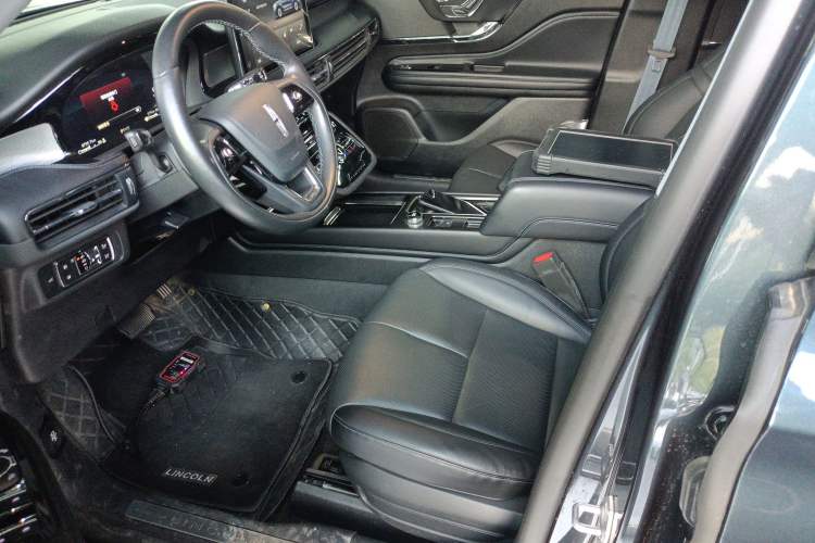 Used Lincoln Corsair 2022 2.0T Two-Wheel Drive Luxury Edition Left Front Seat
