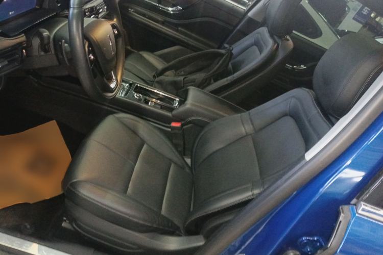 Used Lincoln Corsair 2022 2.0T Two-Wheel Drive Deluxe Edition Left Front Seat