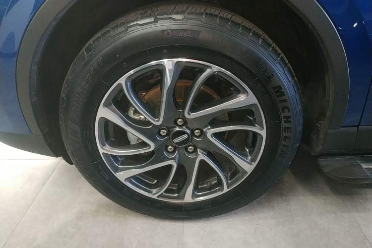 Used Lincoln Corsair 2022 2.0T Two-Wheel Drive Deluxe Edition Left Front Wheel Hub