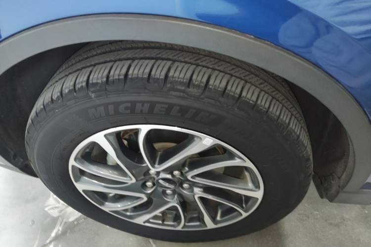 Used Lincoln Corsair 2022 2.0T Two-Wheel Drive Deluxe Edition Left Front Wheel Hub