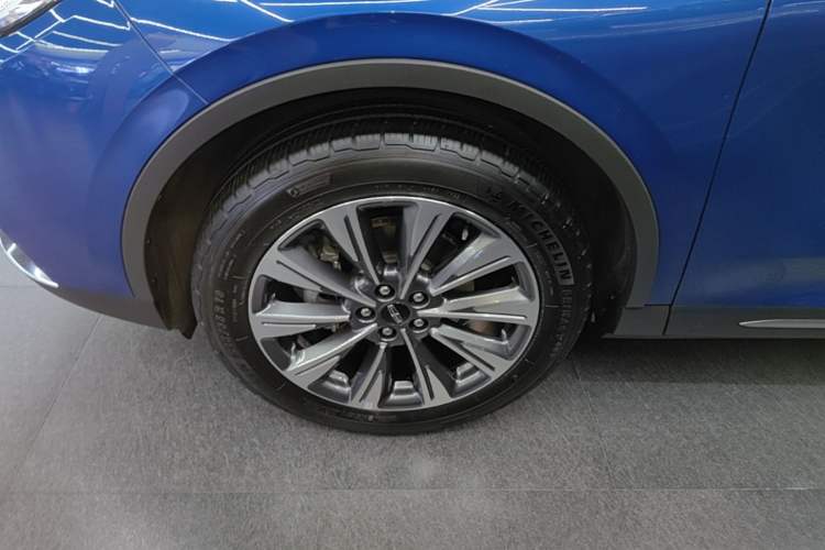 Used Lincoln Corsair 2022 2.0T Two-Wheel Drive Luxury Edition Left Front Wheel Hub