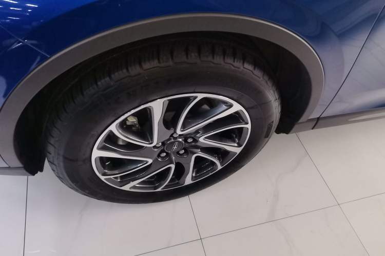 Used Lincoln Corsair 2022 2.0T Two-Wheel Drive Deluxe Edition Left Front Wheel Hub