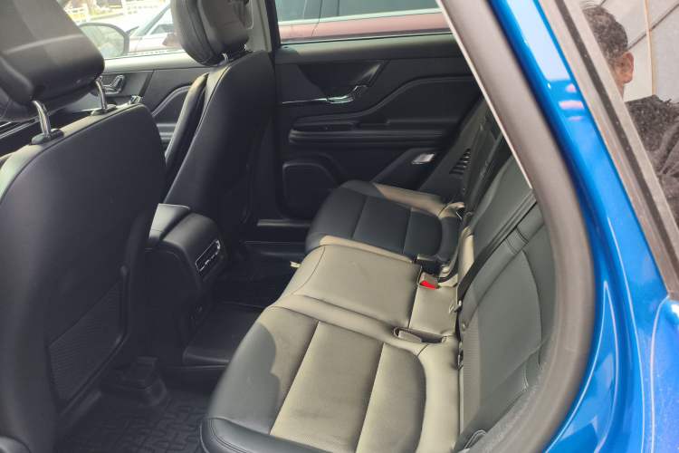Used Lincoln Corsair 2022 2.0T Two-Wheel Drive Deluxe Edition Left Rear Seat