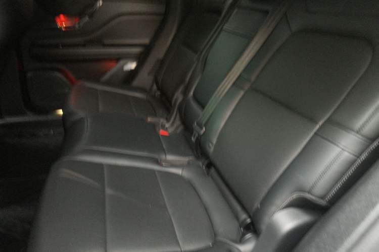 Used Lincoln Corsair 2022 2.0T Two-Wheel Drive Deluxe Edition Left Rear Seat