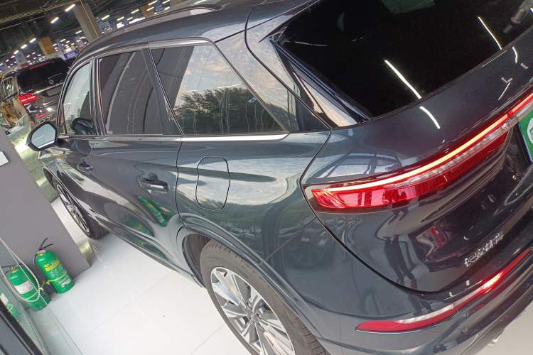 Used Lincoln Corsair 2022 2.0T Two-Wheel Drive Luxury Edition Left Side