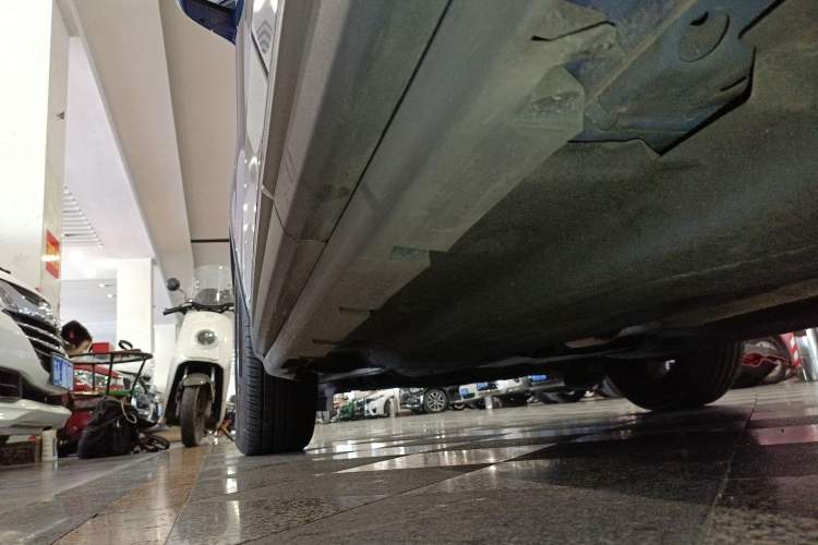 Used Lincoln Corsair 2022 2.0T Two-Wheel Drive Deluxe Edition Left Side Sill