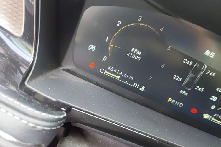 Used Lincoln Corsair 2022 2.0T Two-Wheel Drive Deluxe Edition Odometer Close Up