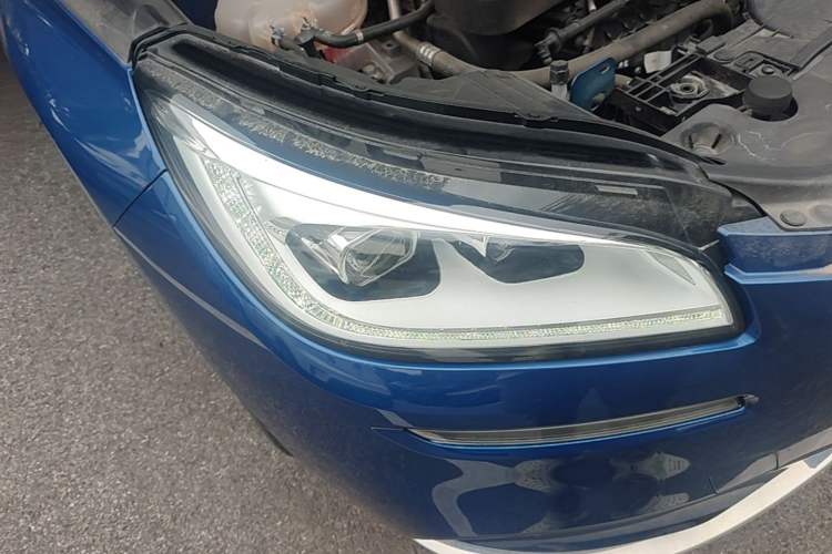 Used Lincoln Corsair 2022 2.0T Four-Wheel Drive Prestige Edition Right Front Headlight