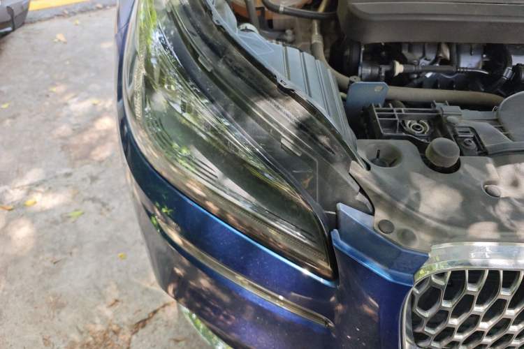 Used Lincoln Corsair 2022 Revised Version 2.0T Two-Wheel Drive Luxury Edition Right Front Headlight