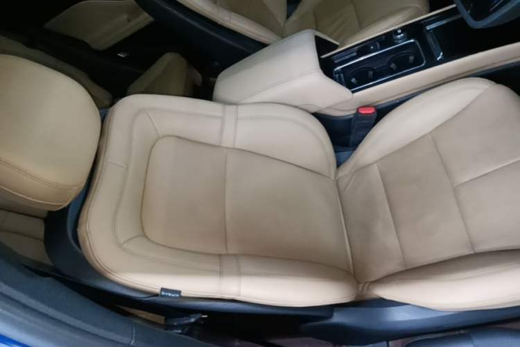 Used Lincoln Corsair 2022 2.0T Two-Wheel Drive Luxury Edition Right Front Seat