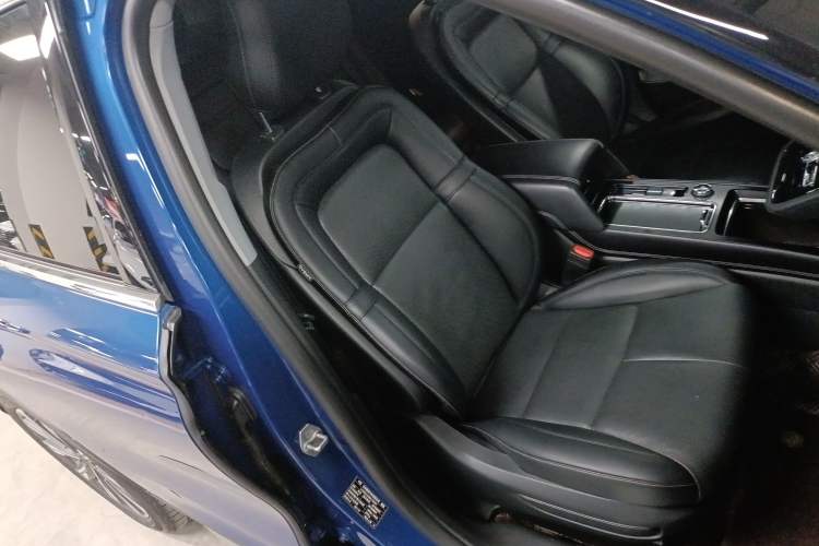 Used Lincoln Corsair 2022 2.0T Two-Wheel Drive Luxury Edition Right Front Seat