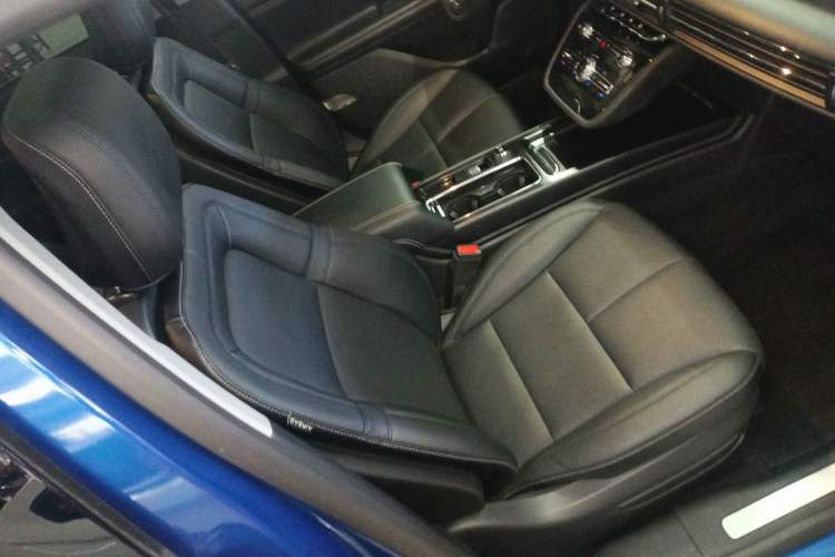 Used Lincoln Corsair 2022 2.0T Two-Wheel Drive Deluxe Edition Right Front Seat