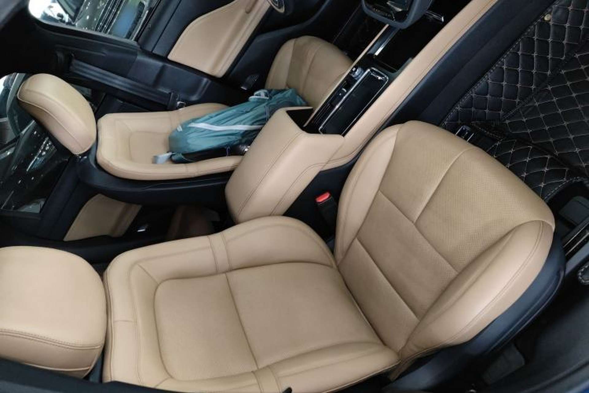 Used Lincoln Corsair 2022 2.0T Two-Wheel Drive Luxury Edition Right Front Seat