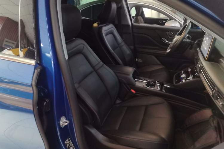 Used Lincoln Corsair 2022 2.0T Two-Wheel Drive Deluxe Edition Right Front Seat