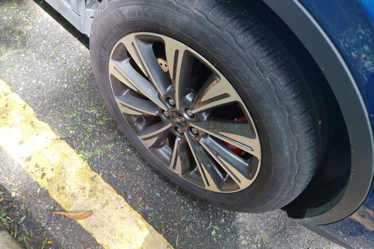 Used Lincoln Corsair 2022 2.0T Two-Wheel Drive Luxury Edition Right Front Wheel Hub