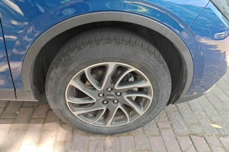 Used Lincoln Corsair 2022 2.0T Two-Wheel Drive Deluxe Edition Right Front Wheel Hub
