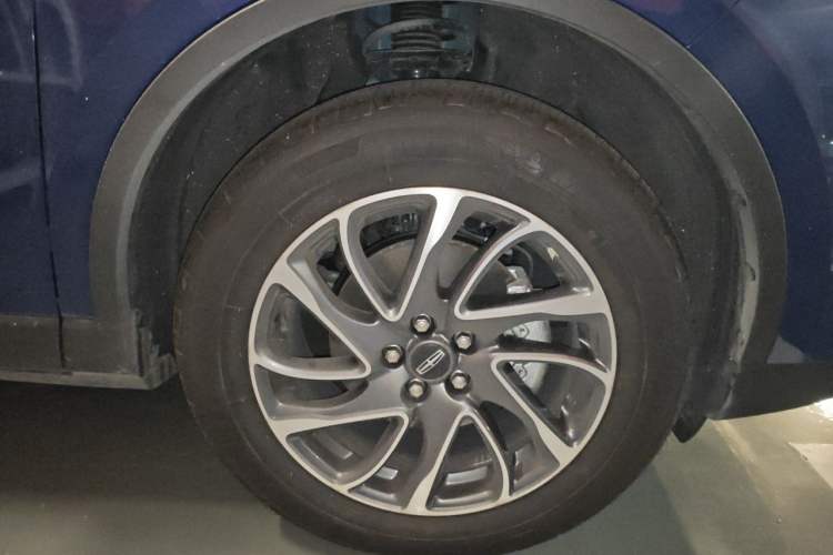Used Lincoln Corsair 2022 2.0T Two-Wheel Drive Deluxe Edition Right Front Wheel Hub