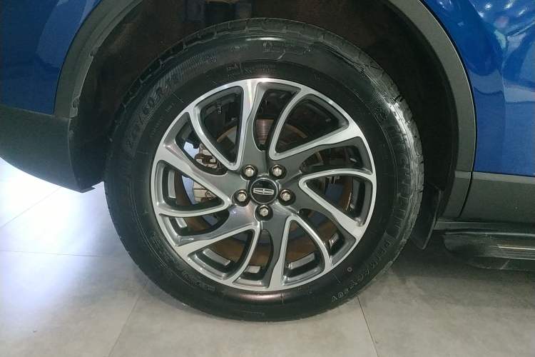 Used Lincoln Corsair 2022 2.0T Two-Wheel Drive Deluxe Edition Right Rear Wheel Hub