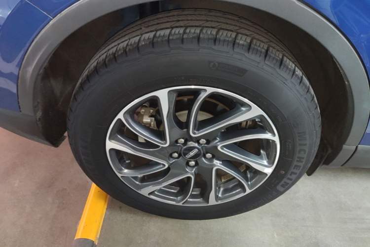 Used Lincoln Corsair 2022 2.0T Two-Wheel Drive Deluxe Edition Right Rear Wheel Hub