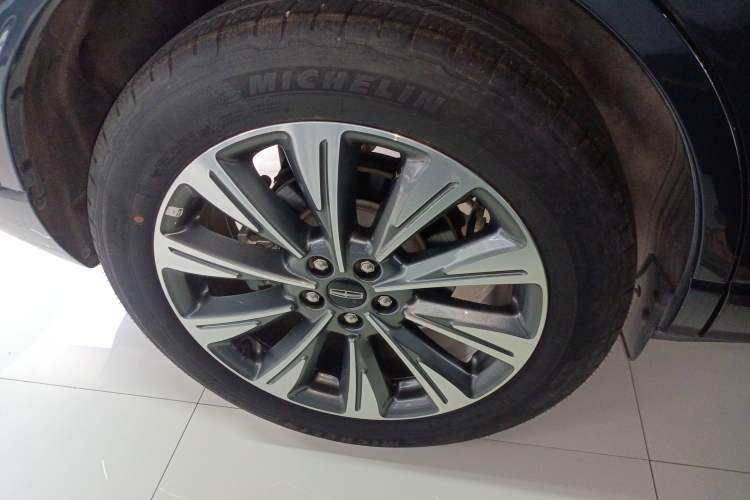 Used Lincoln Corsair 2022 2.0T Two-Wheel Drive Luxury Edition Right Rear Wheel Hub