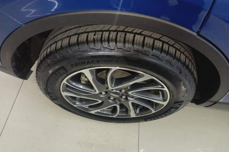Used Lincoln Corsair 2022 2.0T Two-Wheel Drive Deluxe Edition Right Rear Wheel Hub
