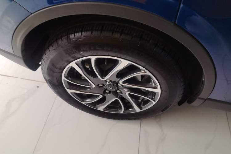 Used Lincoln Corsair 2022 2.0T Two-Wheel Drive Deluxe Edition Right Rear Wheel Hub