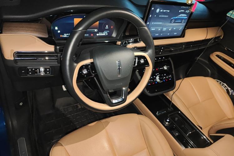 Used Lincoln Corsair 2022 2.0T Two-Wheel Drive Deluxe Edition Steering Wheel