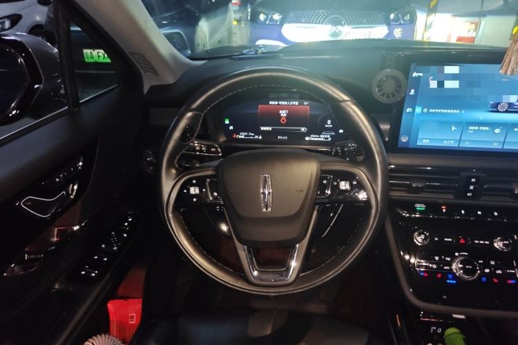 Used Lincoln Corsair 2022 2.0T Centennial Limited Edition Steering Wheel