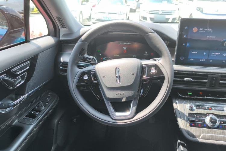 Used Lincoln Corsair 2022 2.0T Two-Wheel Drive Deluxe Edition Steering Wheel